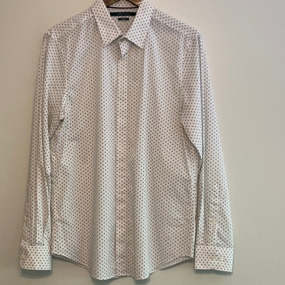 PERRY ELLIS stretch dress shirt with button-hiding strip! - Picture 2 of 7